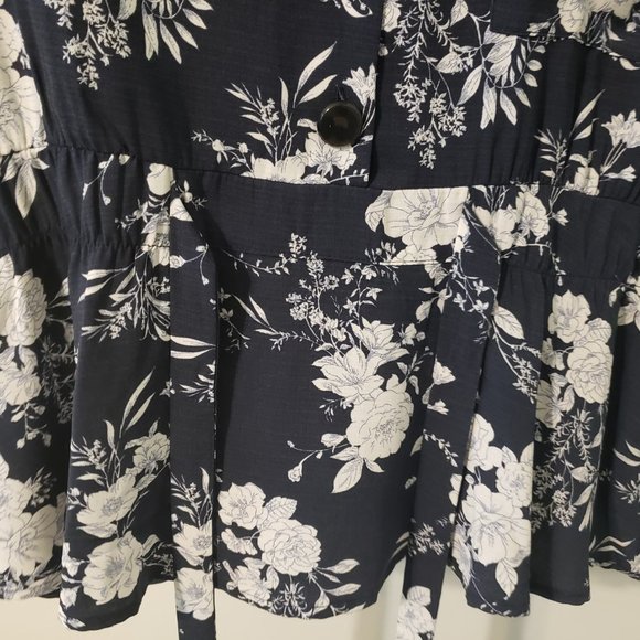 Sweet Rain Flower Blouse size L - Picture 4 of 6